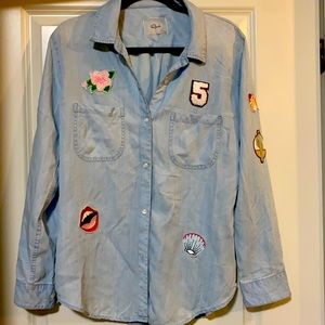 Rails denim blouse got you feeling the vibes!